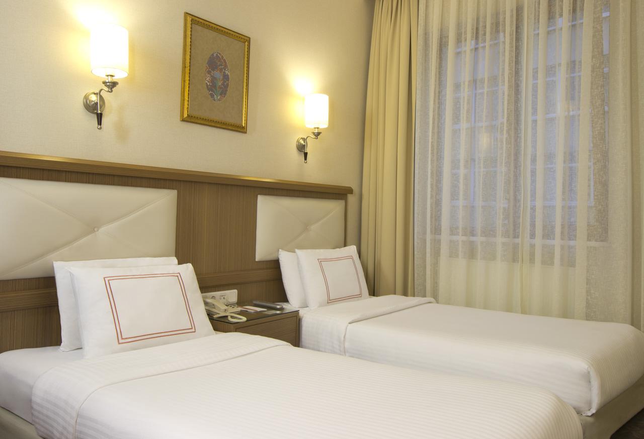 Ilkay Hotel อิสตันบูล ภายนอก รูปภาพ
