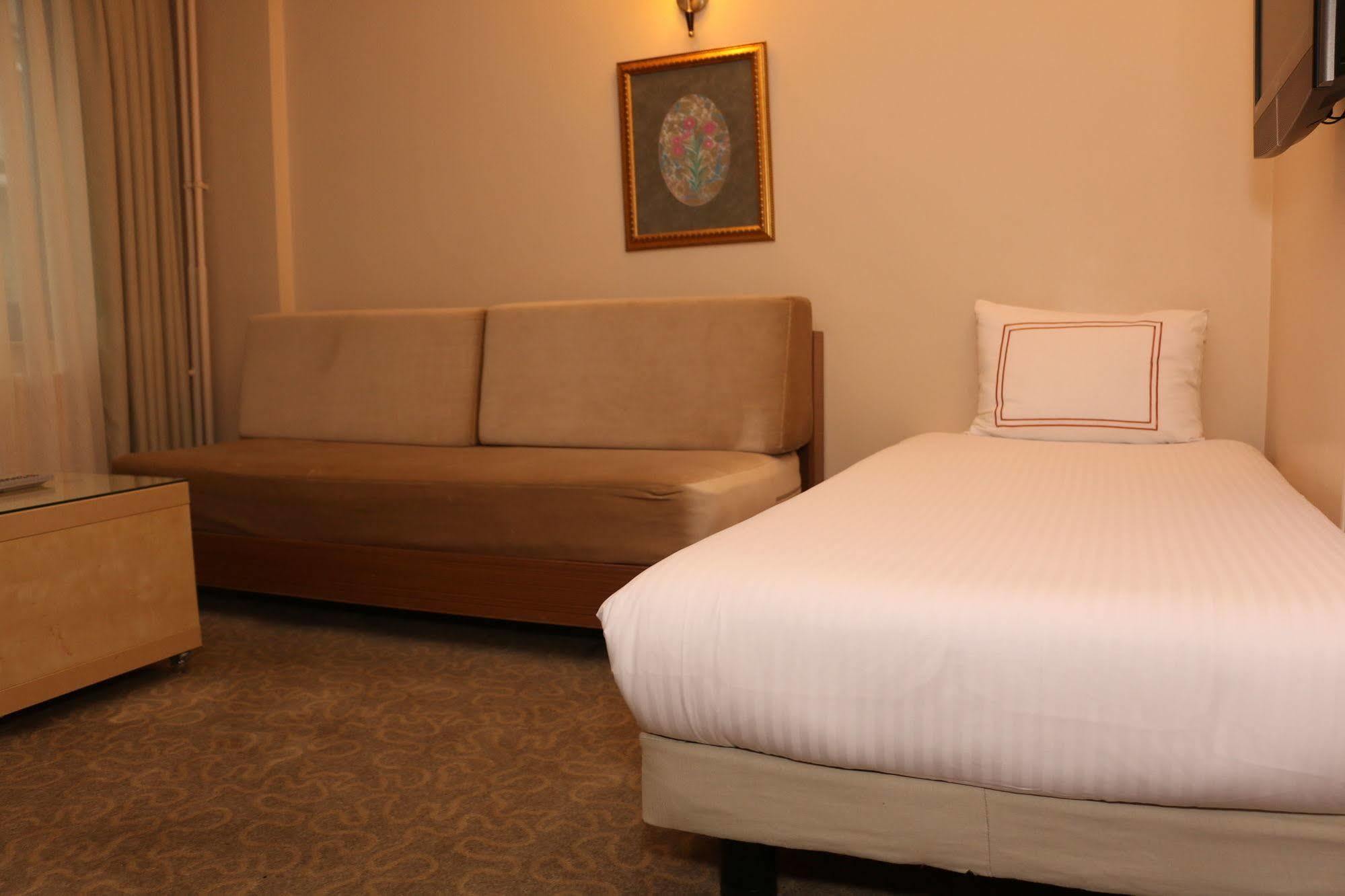 Ilkay Hotel อิสตันบูล ภายนอก รูปภาพ